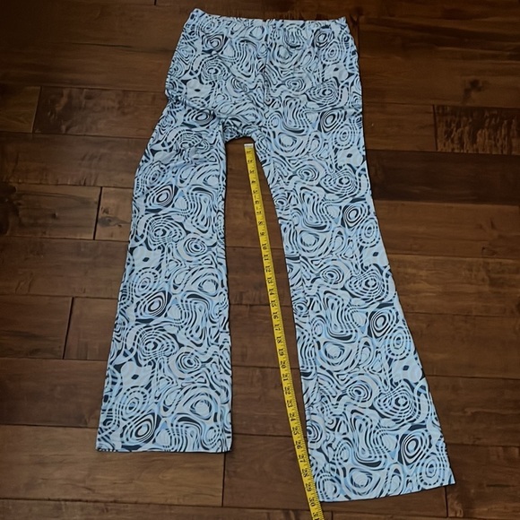 Printed Pattern Flare Pant Size Large - Picture 8 of 10